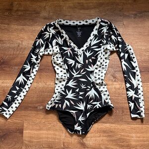 Seea Black and White Leaf Pattern woman Bodysuit